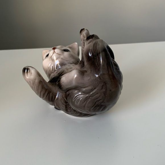 Vintage hand painted ceramic cat figurine - Picture 6 of 7